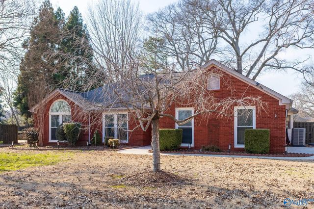 146 Manor House Drive, Huntsville, AL 35811