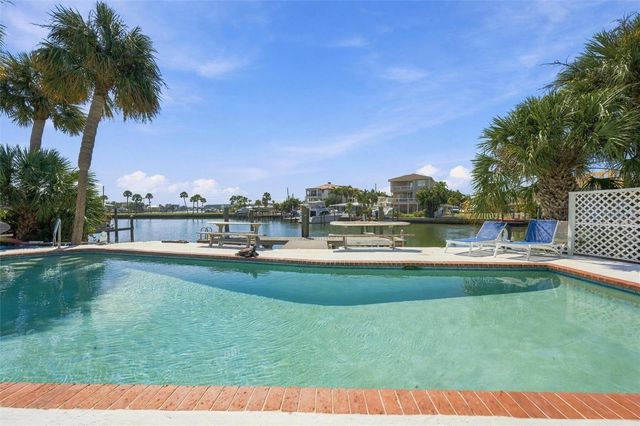 225 116TH AVENUE 225C, Treasure Island, FL 33706