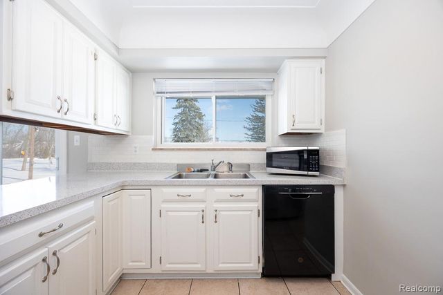 3268 Livernois Road, Troy, MI 48083