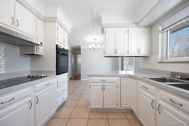 3268 Livernois Road, Troy, MI 48083