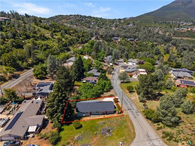 10075 El Capitan Way, Kelseyville, CA 95451