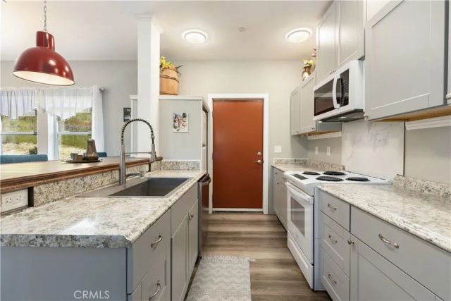 10075 El Capitan Way, Kelseyville, CA 95451