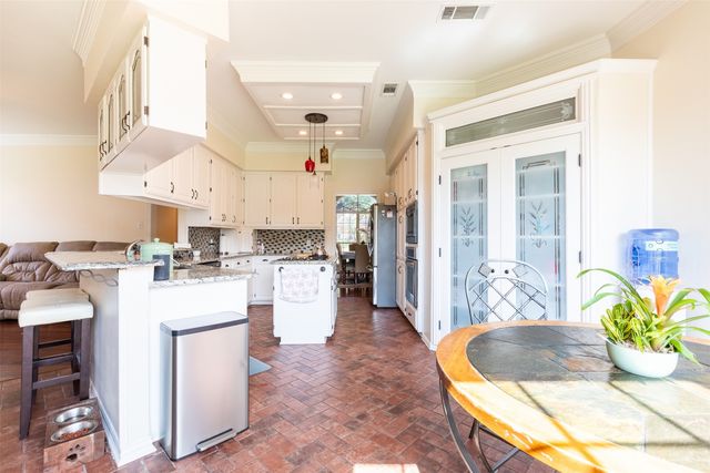 910 Kings Court, Duncanville, TX 75137