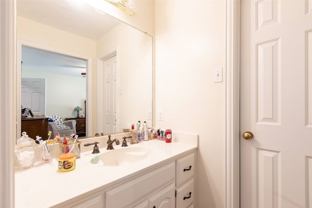 910 Kings Court, Duncanville, TX 75137