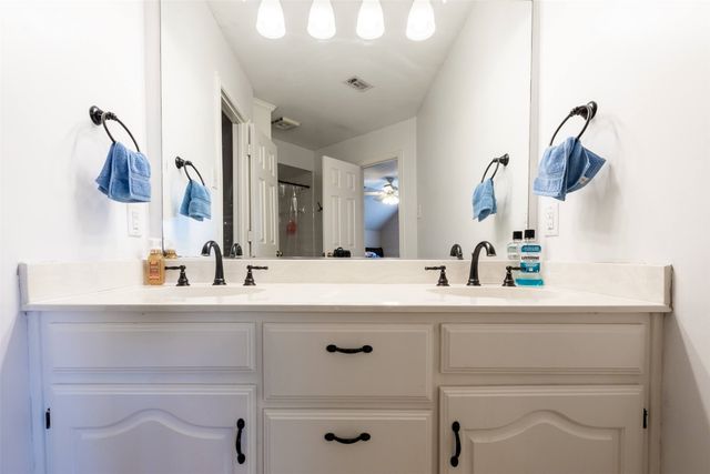 910 Kings Court, Duncanville, TX 75137