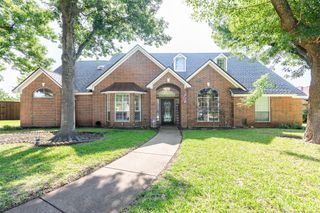 910 Kings Court, Duncanville, TX 75137