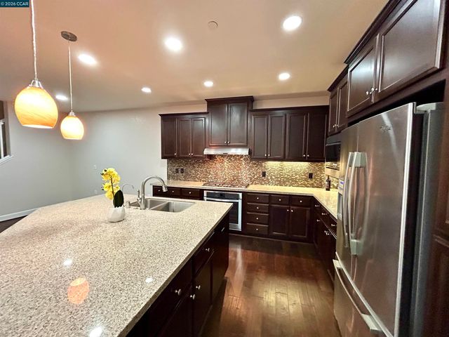 3373 Central Pkwy, Dublin, CA 94568