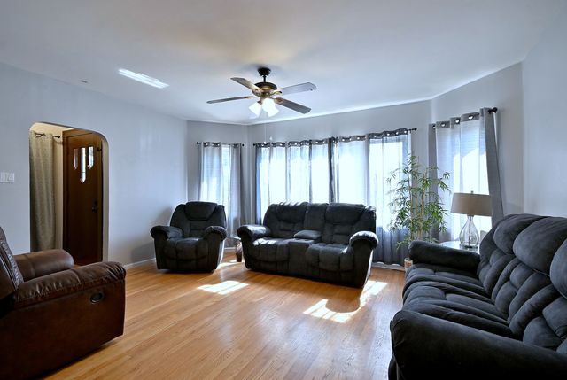 2924 N LINDER Avenue, Chicago, IL 60641