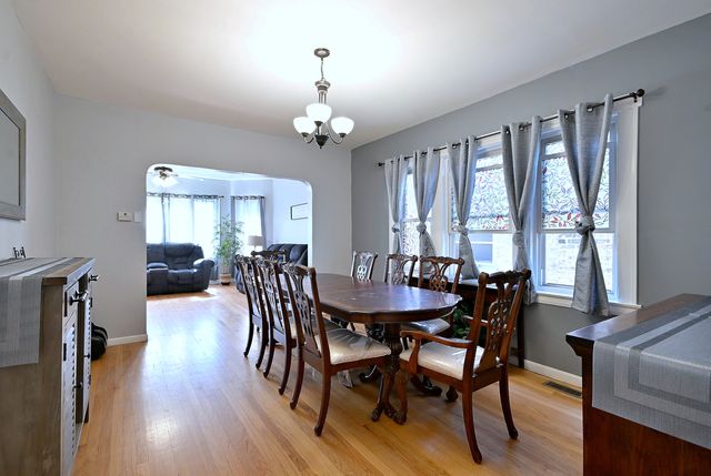 2924 N LINDER Avenue, Chicago, IL 60641