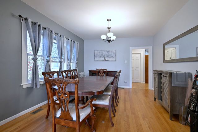 2924 N LINDER Avenue, Chicago, IL 60641