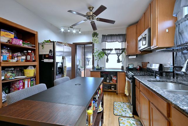 2924 N LINDER Avenue, Chicago, IL 60641