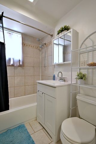 2924 N LINDER Avenue, Chicago, IL 60641