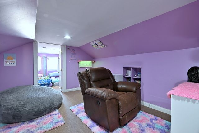2924 N LINDER Avenue, Chicago, IL 60641