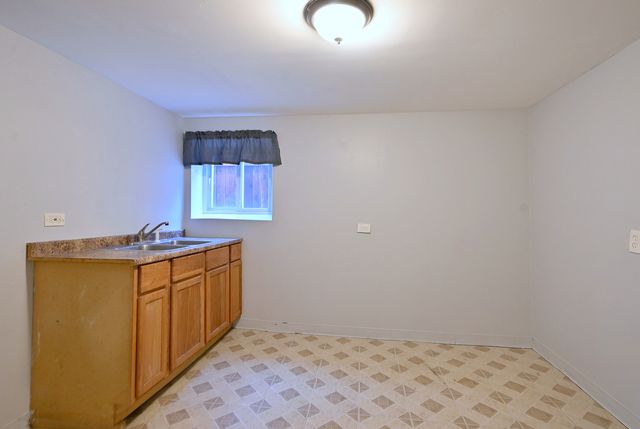 2924 N LINDER Avenue, Chicago, IL 60641