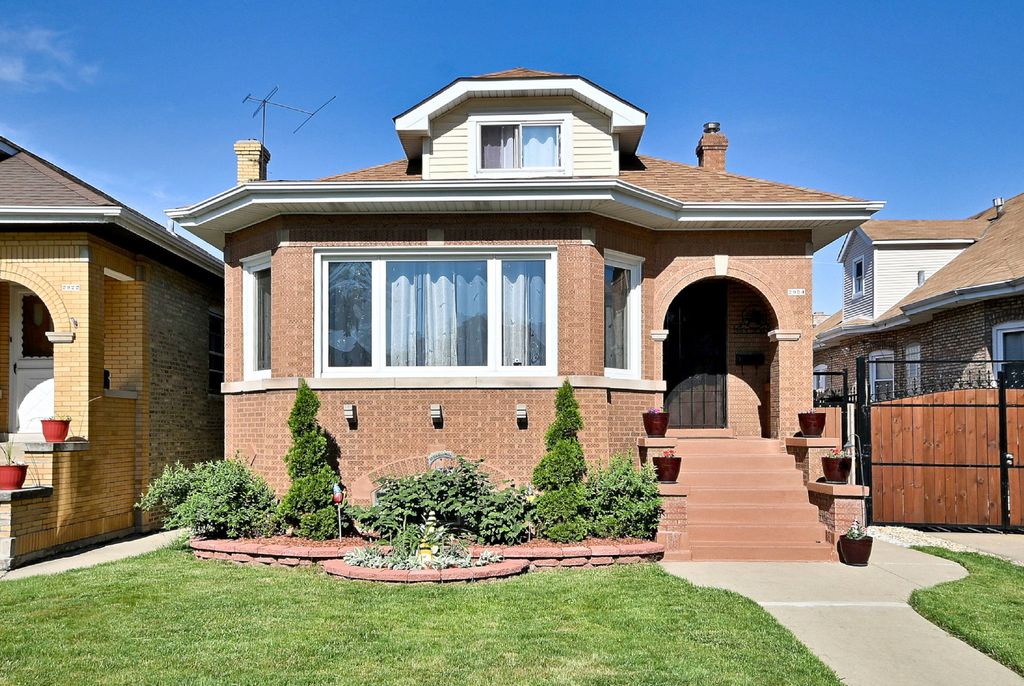 2924 N LINDER Avenue, Chicago, IL 60641