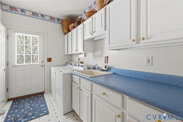 2065 Garrett Ln, Powhatan, VA 23139