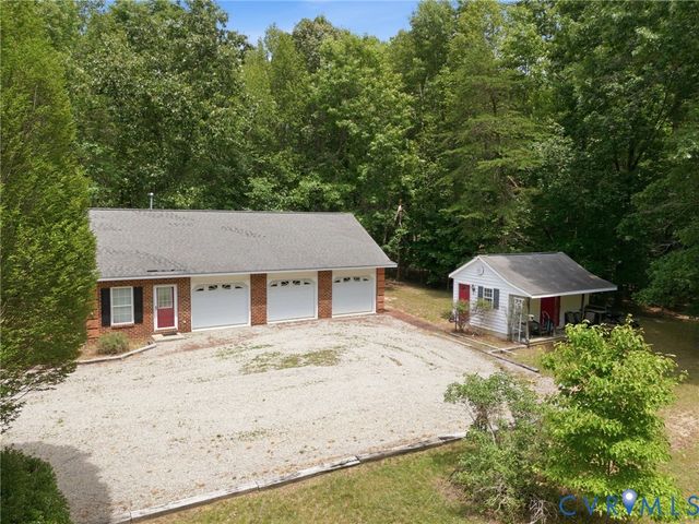 2065 Garrett Ln, Powhatan, VA 23139