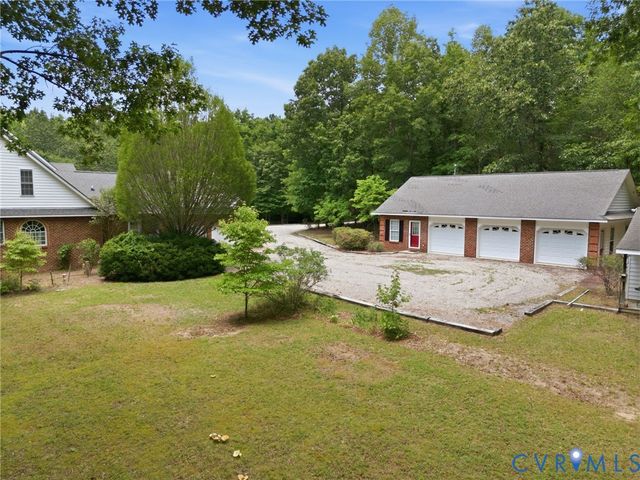 2065 Garrett Ln, Powhatan, VA 23139