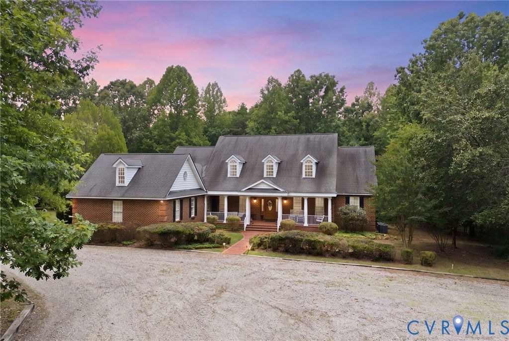 2065 Garrett Ln, Powhatan, VA 23139