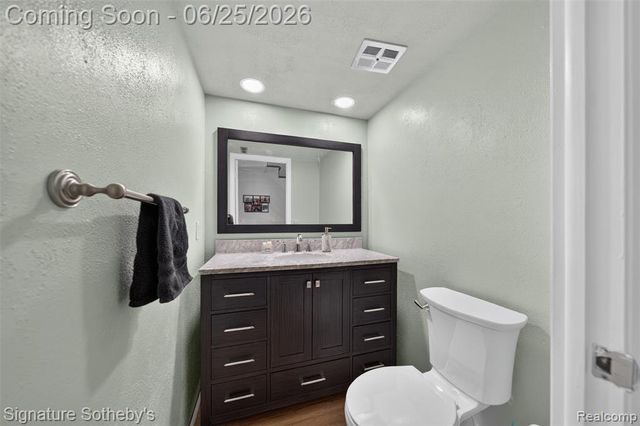 4672 Argyle Drive, Troy, MI 48085