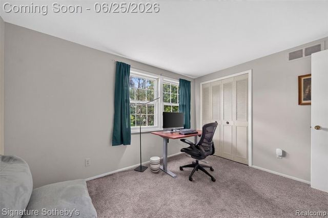 4672 Argyle Drive, Troy, MI 48085