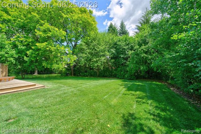 4672 Argyle Drive, Troy, MI 48085