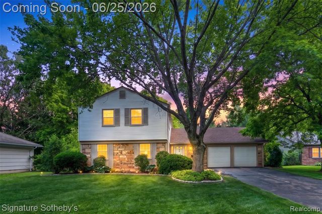 4672 Argyle Drive, Troy, MI 48085
