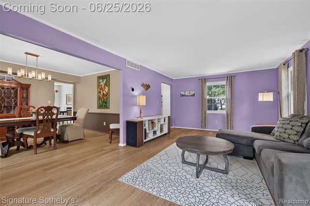 4672 Argyle Drive, Troy, MI 48085