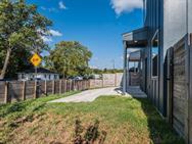 1004 Wheatley Ave, Austin, TX 78752
