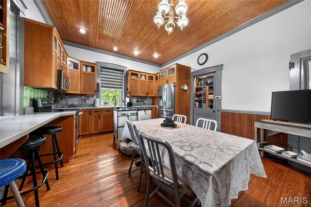 737 Lost Creek Lane, Washington, MO 63090