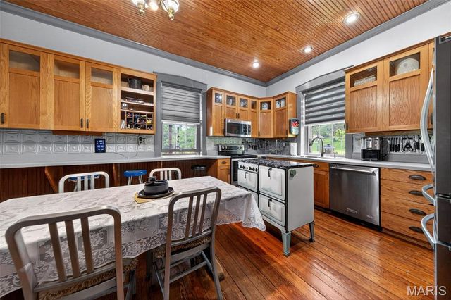 737 Lost Creek Lane, Washington, MO 63090