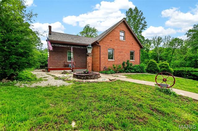 737 Lost Creek Lane, Washington, MO 63090