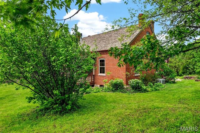 737 Lost Creek Lane, Washington, MO 63090
