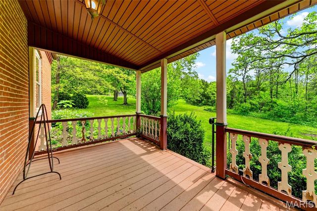 737 Lost Creek Lane, Washington, MO 63090