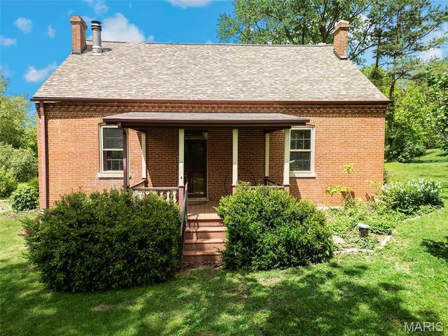 737 Lost Creek Lane, Washington, MO 63090