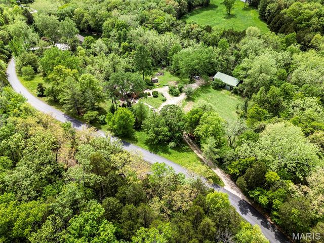 737 Lost Creek Lane, Washington, MO 63090