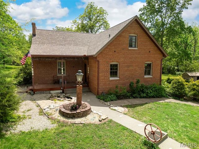 737 Lost Creek Lane, Washington, MO 63090