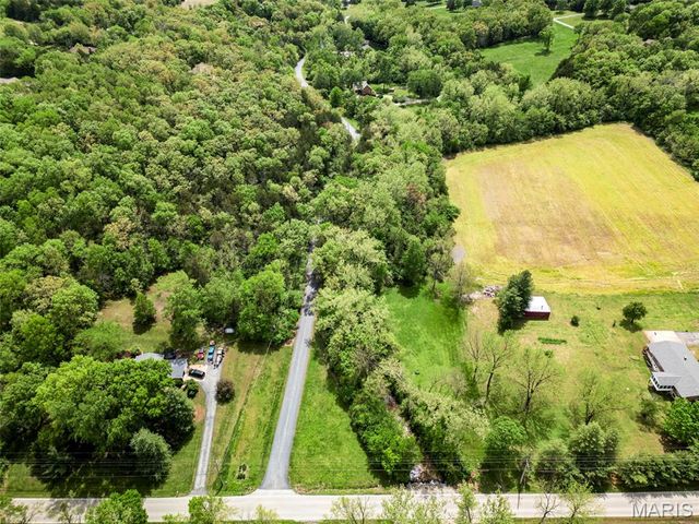 737 Lost Creek Lane, Washington, MO 63090