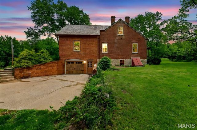 737 Lost Creek Lane, Washington, MO 63090