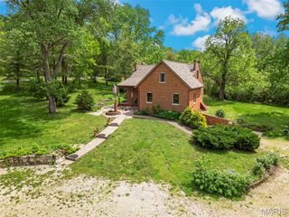 737 Lost Creek Lane, Washington, MO 63090