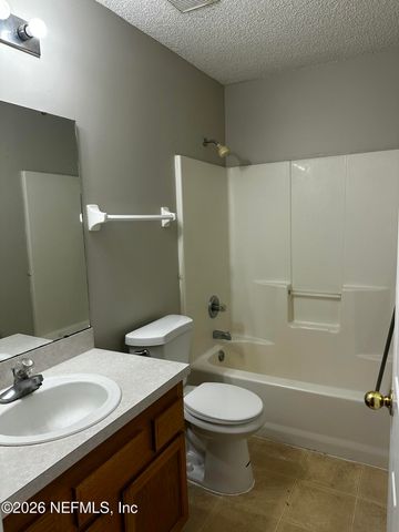 2994 MIKRIS Drive E, Jacksonville, FL 32225