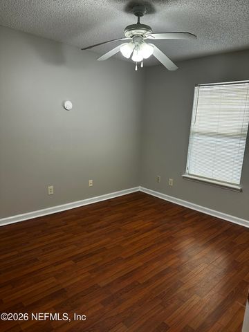 2994 MIKRIS Drive E, Jacksonville, FL 32225