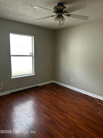 2994 MIKRIS Drive E, Jacksonville, FL 32225