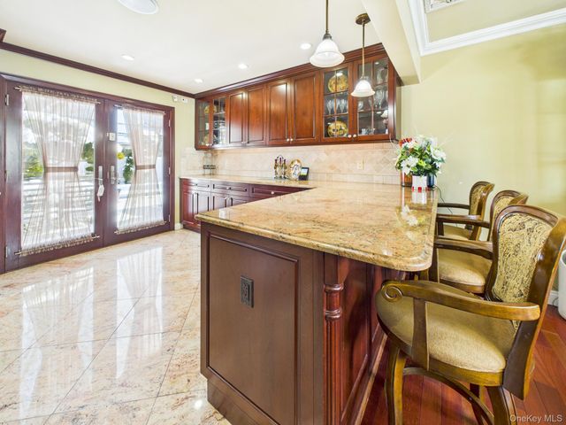 803 Michele Lane, Wantagh, NY 11793