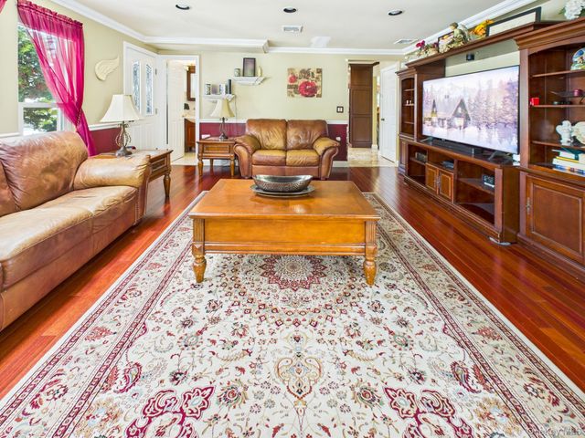 803 Michele Lane, Wantagh, NY 11793