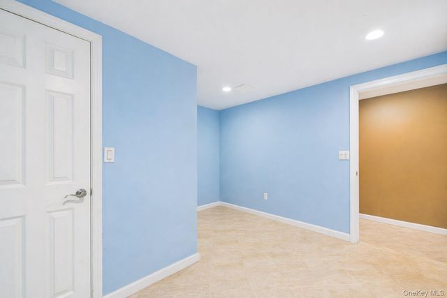 803 Michele Lane, Wantagh, NY 11793