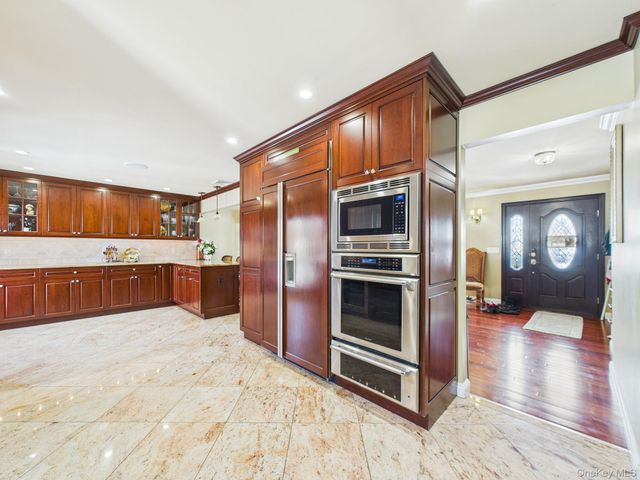 803 Michele Lane, Wantagh, NY 11793