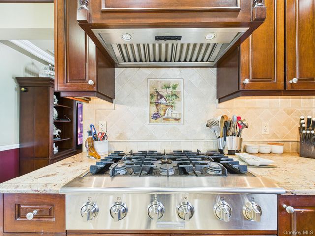 803 Michele Lane, Wantagh, NY 11793