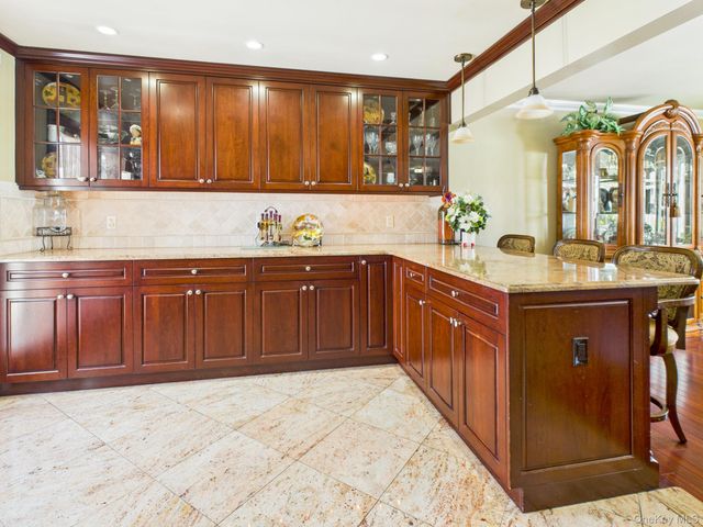 803 Michele Lane, Wantagh, NY 11793