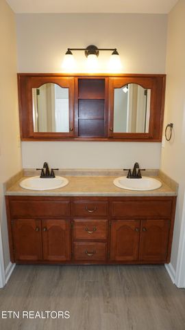 867 Westgate Drive, Alcoa, TN 37701